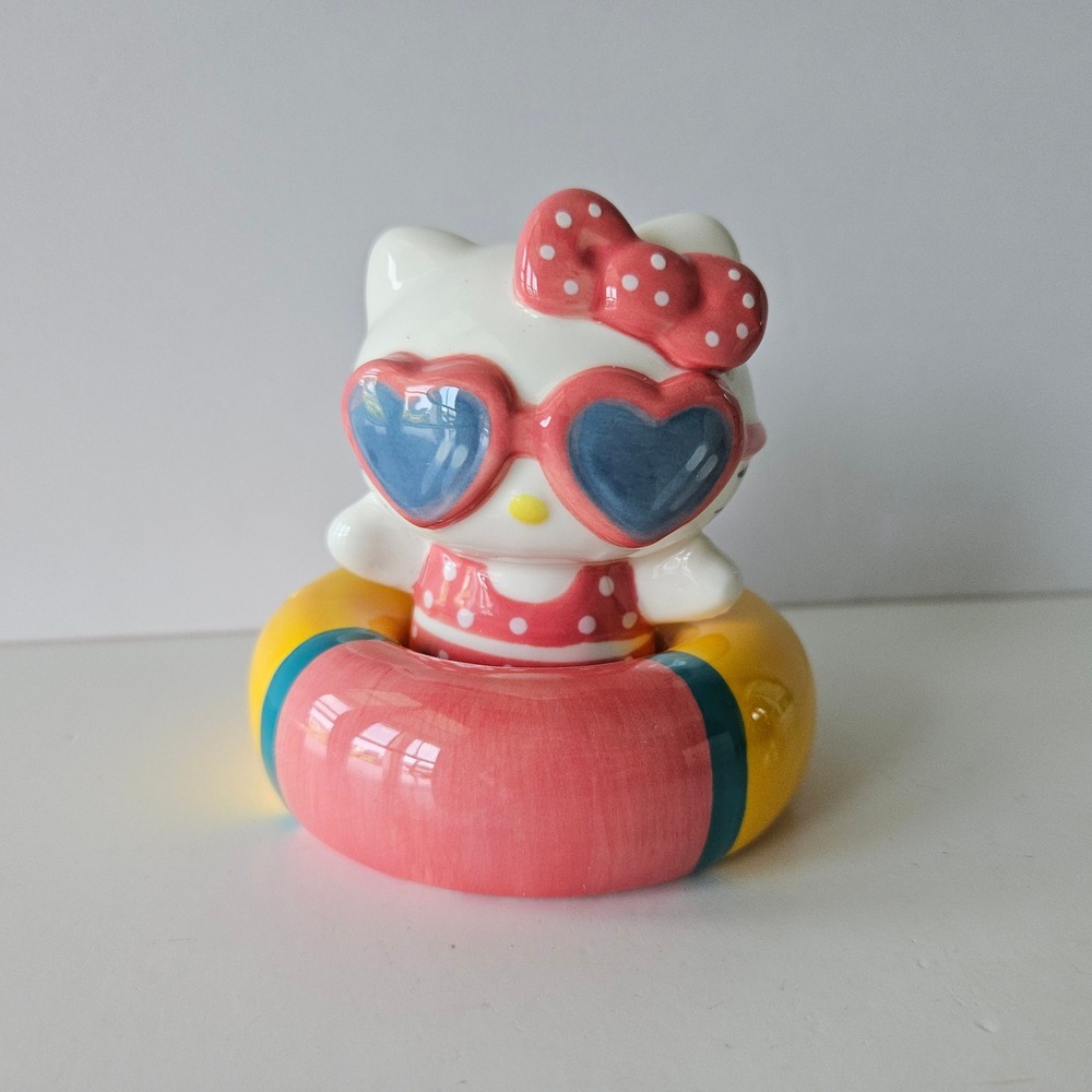 NEW Hello Kitty Salt and Pepper Shakers Summer Fun Blue Sky Clayworks‎ Sanrio - Picture 2 of 7
